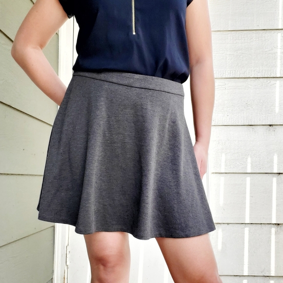 VTG Outback Red by The Limited | Gray Skirt - Picture 8 of 8